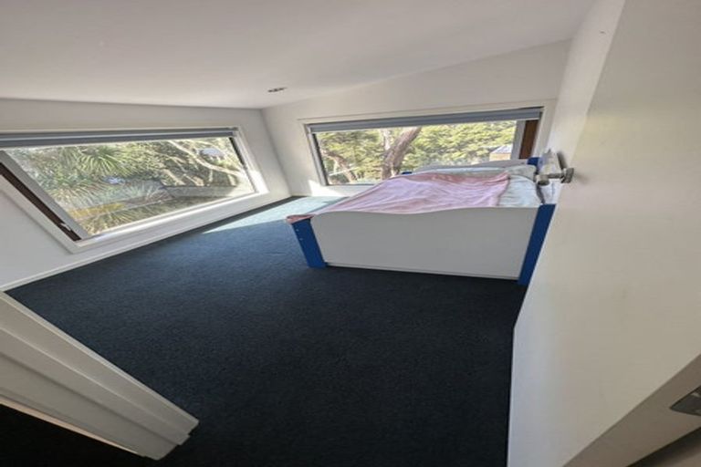 Photo of property in 51e Rimutaka Place, Titirangi, Auckland, 0604