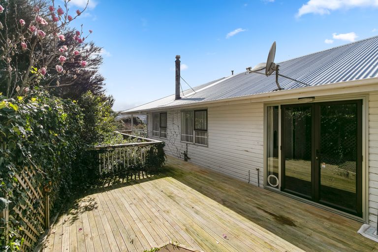 Photo of property in 110 Holborn Drive, Stokes Valley, Lower Hutt, 5019