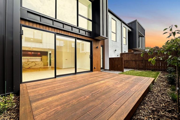 Photo of property in 2/74 Caledonian Road, St Albans, Christchurch, 8014