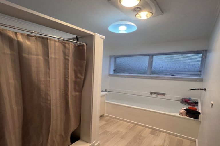 Photo of property in 50c Braid Road, St Andrews, Hamilton, 3200