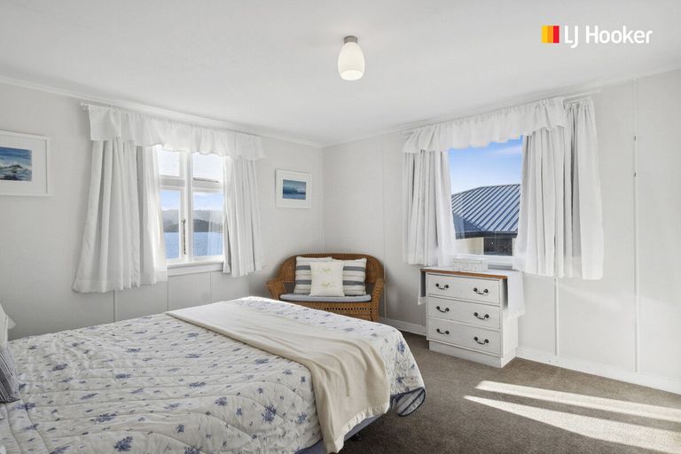Photo of property in 35 Oxley Crescent, Broad Bay, Dunedin, 9014
