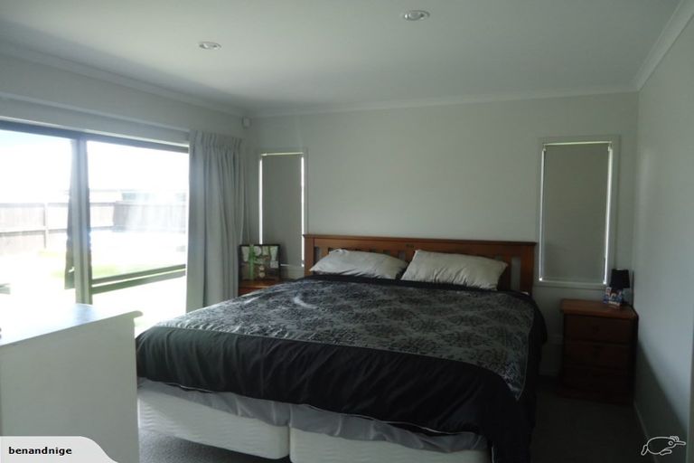 Photo of property in 31 Harbour Crest Drive, Waiuku, 2123