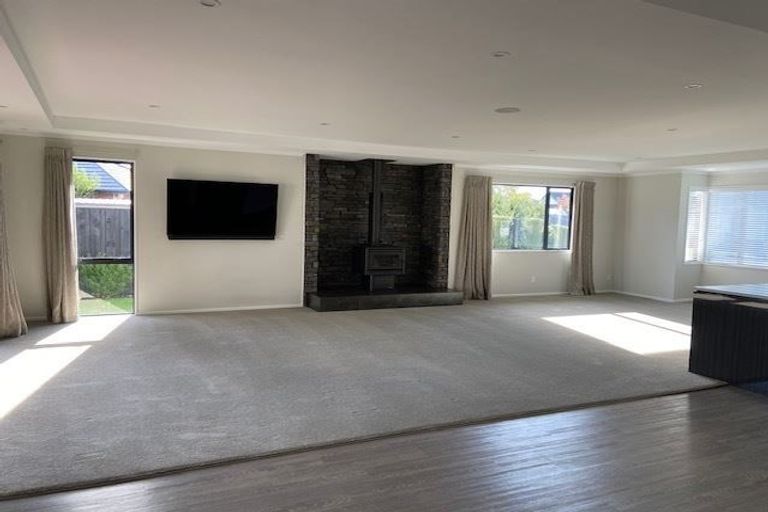 Photo of property in 8 Jozecom Place, Rolleston, 7614