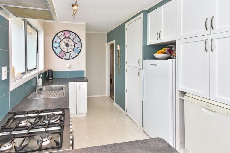 Photo of property in 15 Rembrandt Place, Opaheke, Papakura, 2113