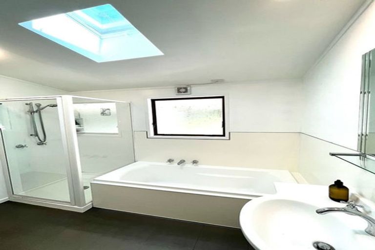 Photo of property in 54 Gledstane Road, Stanmore Bay, Whangaparaoa, 0932