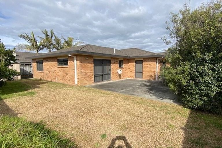 Photo of property in 6 Emma Place, Papamoa Beach, Papamoa, 3118
