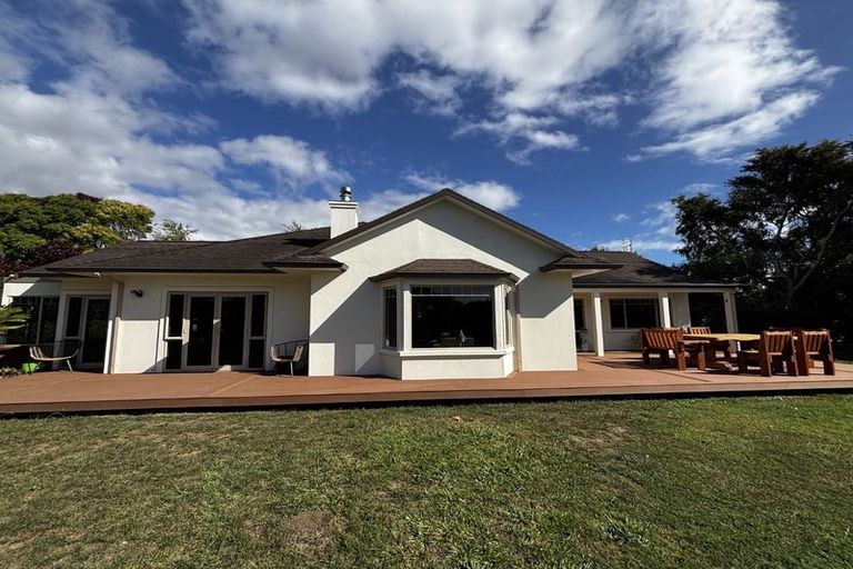 Photo of property in 26 Shelter Grove, Frankleigh Park, New Plymouth, 4310