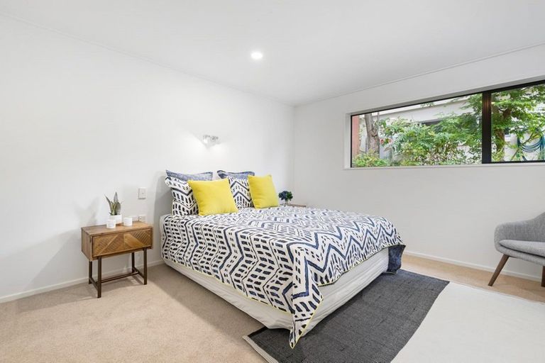 Photo of property in 18a Avalon Crescent, Fernhill, Queenstown, 9300