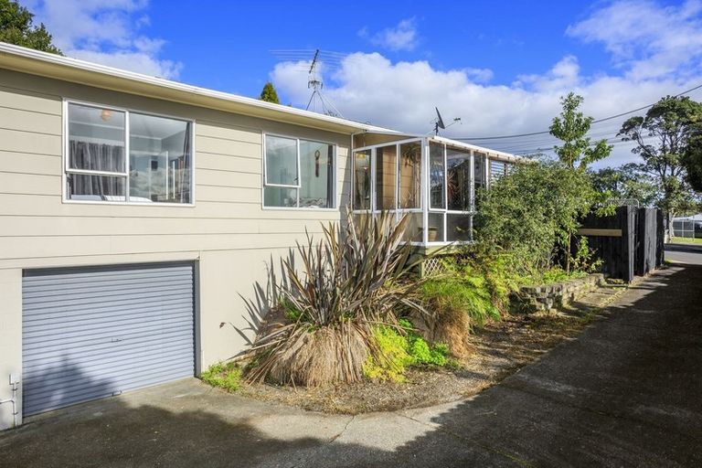 Photo of property in 1/11 Kahika Road, Birkdale, Auckland, 0626