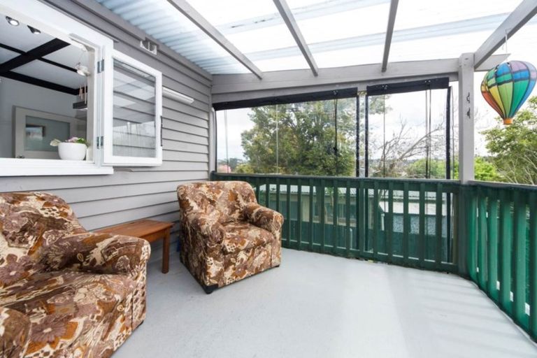 Photo of property in 39a Lincoln Park Avenue, Massey, Auckland, 0614