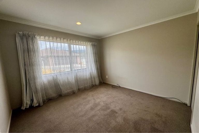 Photo of property in 64 Sunstone Crescent, Brown Owl, Upper Hutt, 5018