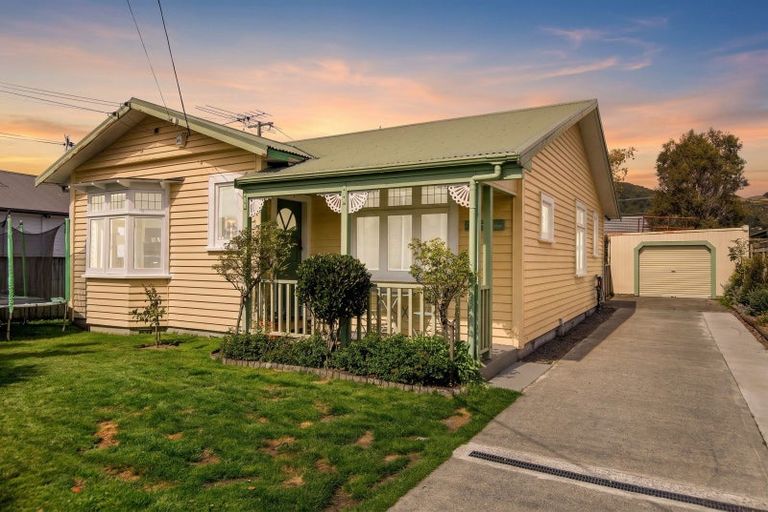 Photo of property in 53 Miro Street, Trentham, Upper Hutt, 5018