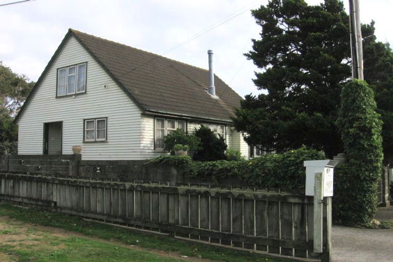 Photo of property in 4 Waldie Grove, Avalon, Lower Hutt, 5011