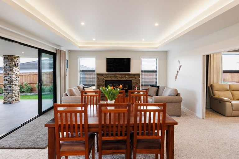 Photo of property in 156 Pacific Drive, Fitzherbert, Palmerston North, 4410