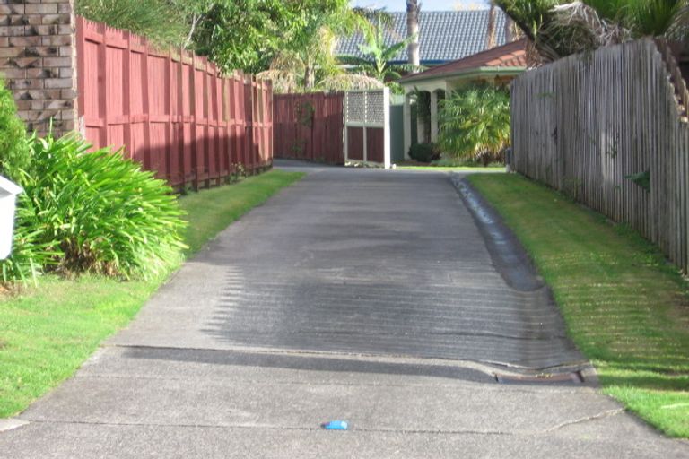 Photo of property in 1/9 Raddock Place, Farm Cove, Auckland, 2012
