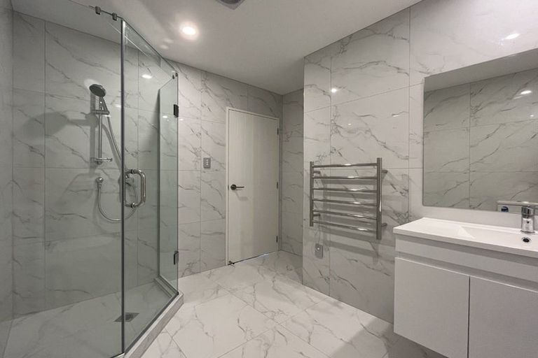 Photo of property in 16a Sunnybrae Road, Hillcrest, Auckland, 0627