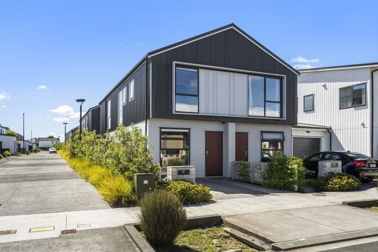 Photo of property in 31 Pukewhero Rise, Westgate, Auckland, 0614