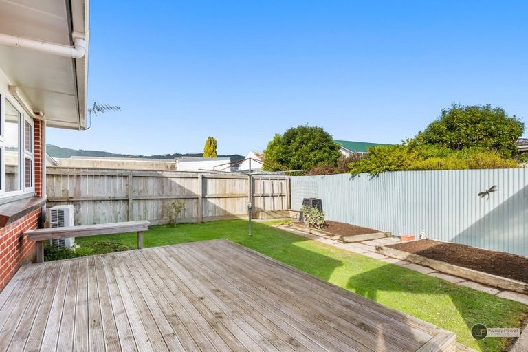 Photo of property in 18 Holyoake Crescent, Avalon, Lower Hutt, 5011