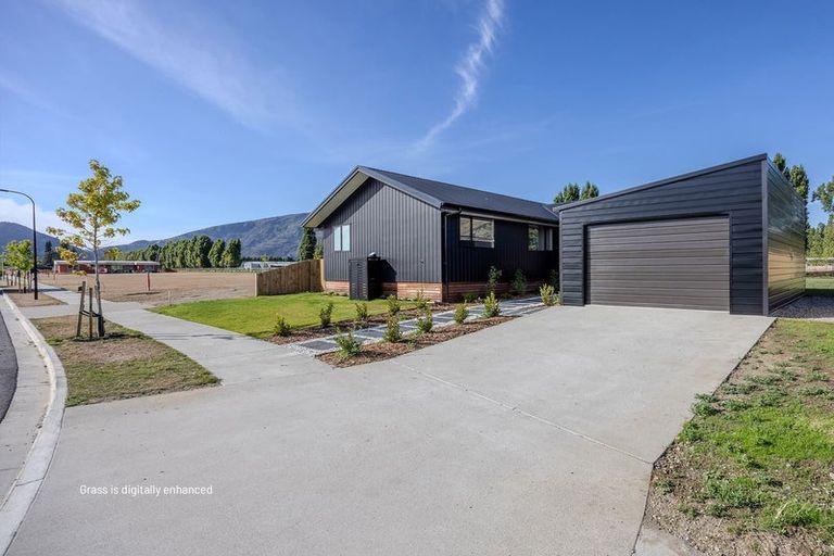 Photo of property in 15 Rubus Street, Wanaka, 9382