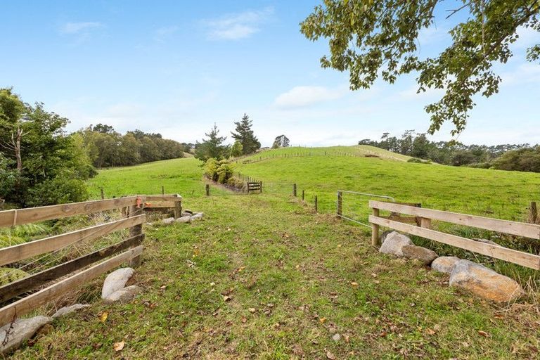 Photo of property in 32 Davis Road, Waiongana, Inglewood, 4389