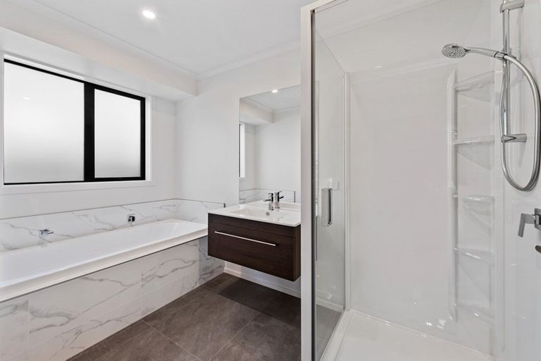 Photo of property in 62 Whakaturou Crescent, Pyes Pa, Tauranga, 3112