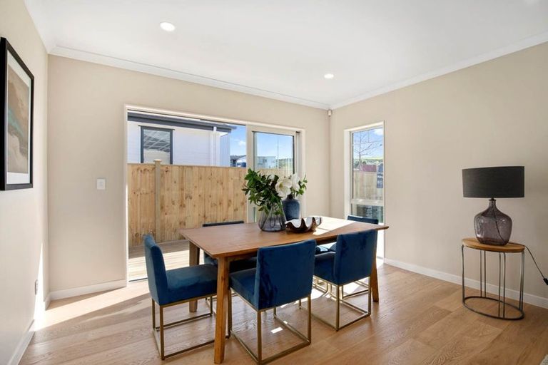 Photo of property in 4 Fender Place, Long Bay, Auckland, 0630