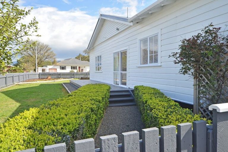 Photo of property in 2 Wright Street, Dannevirke, 4930