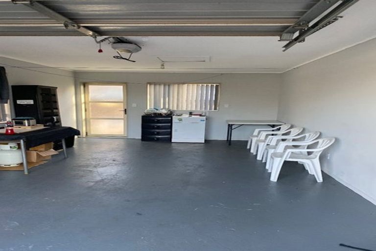 Photo of property in 323 Massey Road, Mangere East, Auckland, 2024