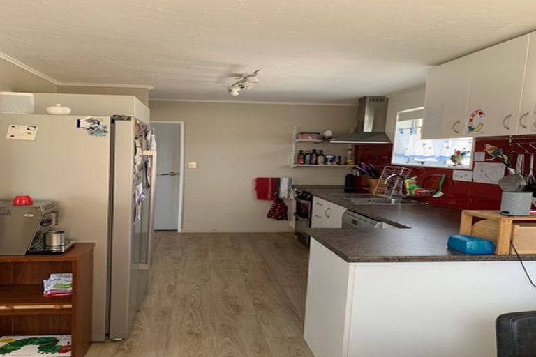 Photo of property in 25 Nassau Avenue, Grenada North, Wellington, 5028