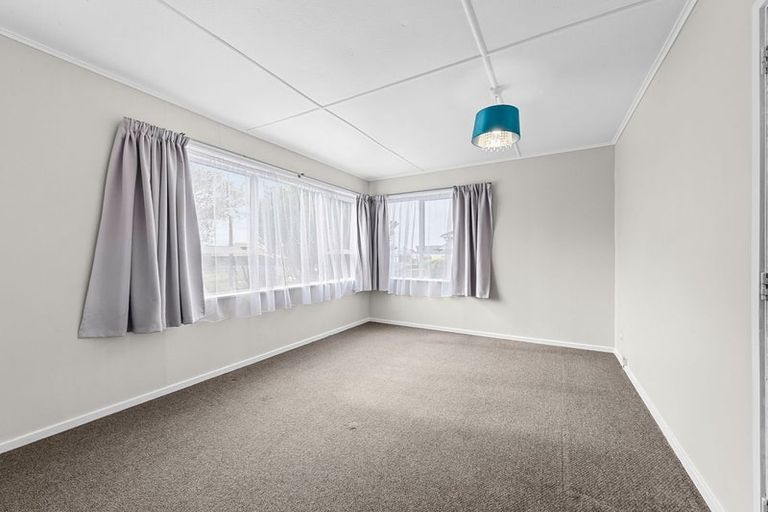 Photo of property in 40 Wrantage Street, Westown, New Plymouth, 4310