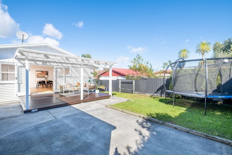 Photo of property in 8a Grande Vue Road, Papatoetoe, Auckland, 2025