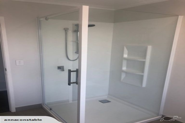 Photo of property in 30 Queenwood Road, Levin, 5510