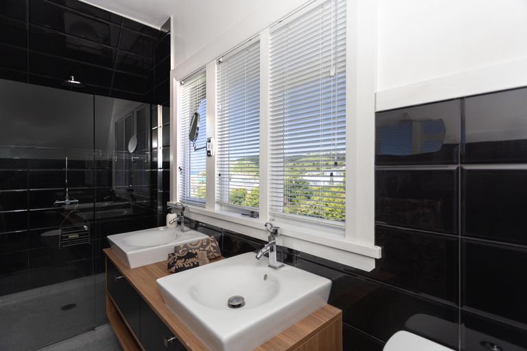 Photo of property in 11 Wharfe Street, South Hill, Oamaru, 9400