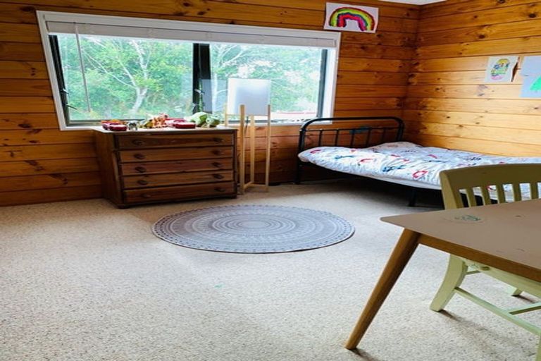 Photo of property in 2/72 Aeroview Drive, Beach Haven, Auckland, 0626