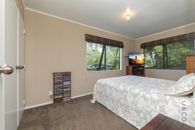Photo of property in 5 Muriwai Road, Waimauku, 0812
