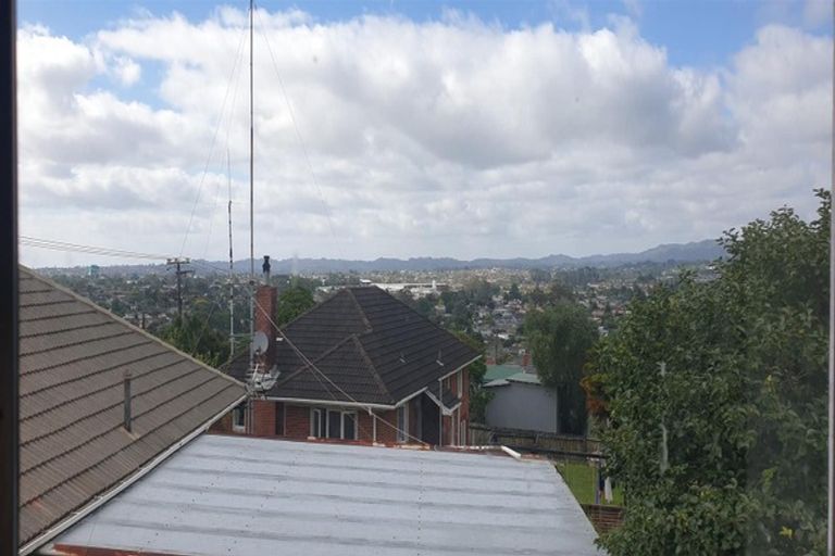 Photo of property in 72 Don Buck Road, Massey, Auckland, 0614