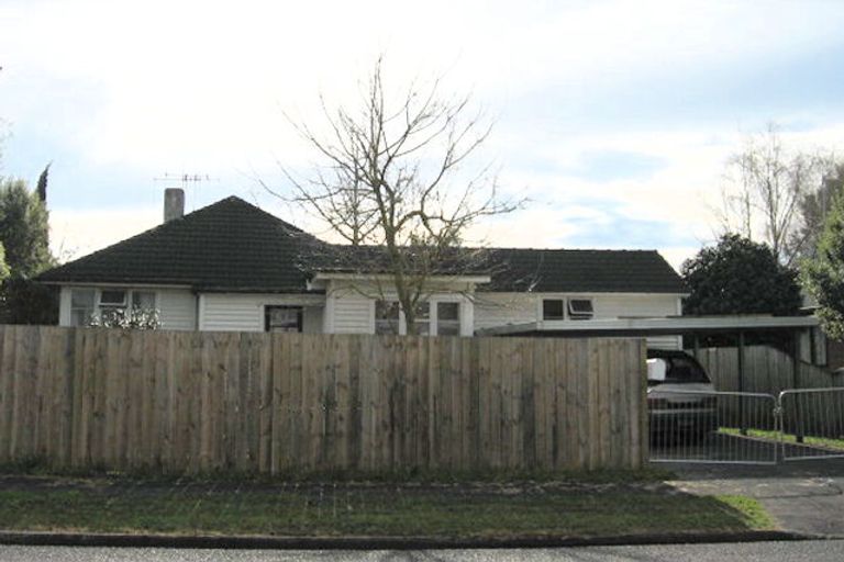 Photo of property in 1 Sare Crescent, Fairfield, Hamilton, 3214