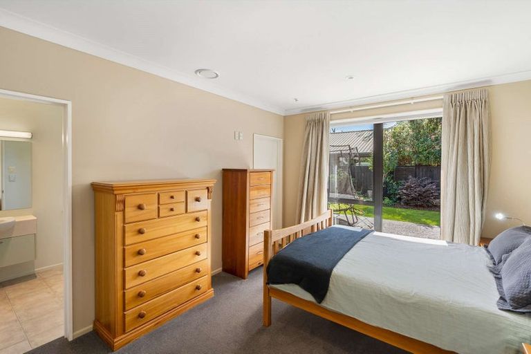 Photo of property in 17 Kedleston Drive, Avonhead, Christchurch, 8042