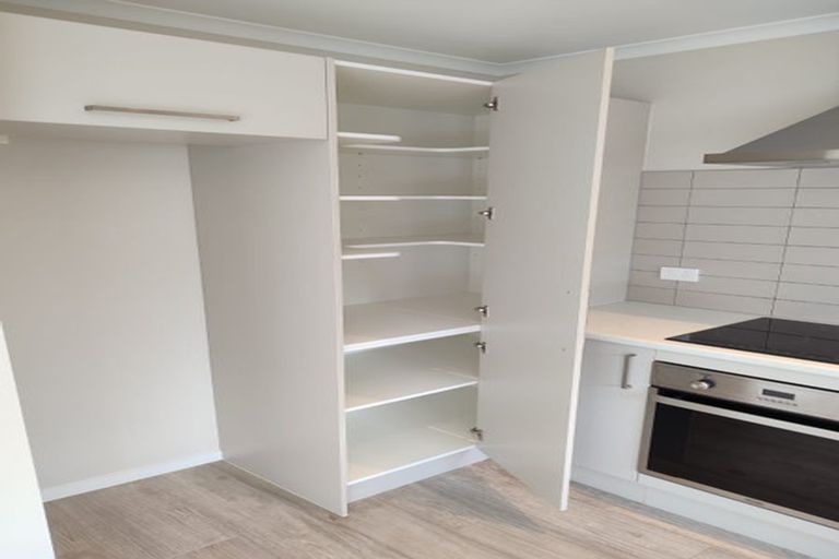 Photo of property in 10 Ridgeview Close, Red Beach, 0932