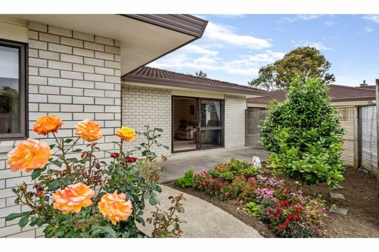 Photo of property in 96a Collingwood Road, Waiuku, 2123