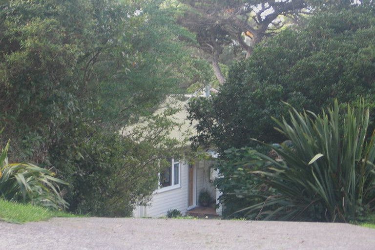 Photo of property in 120 Miromiro Road, Normandale, Lower Hutt, 5010