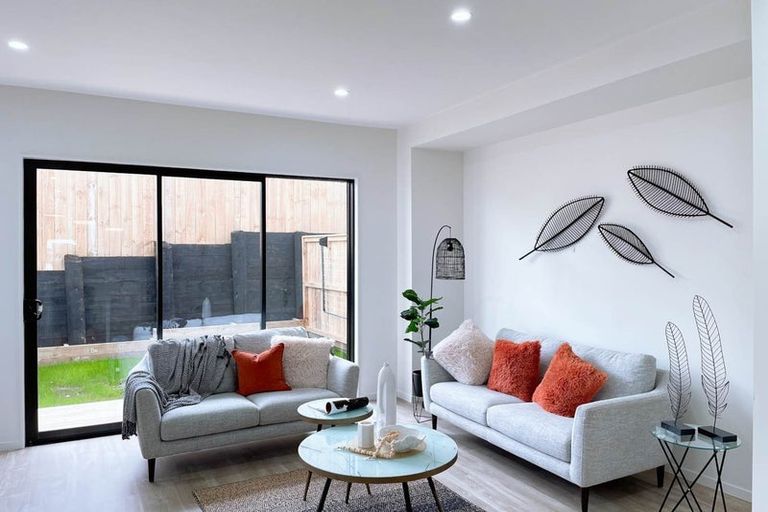 Photo of property in 9/55 Patons Road, Howick, Auckland, 2014