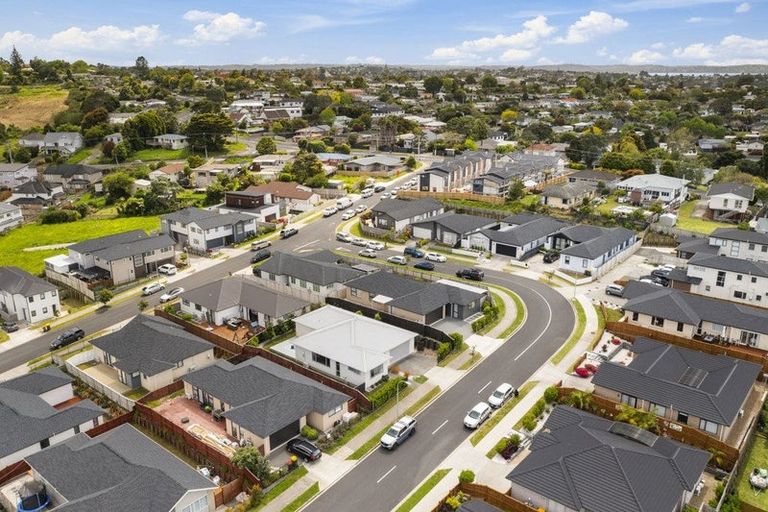 Photo of property in 3 Tararua Street, Massey, Auckland, 0614