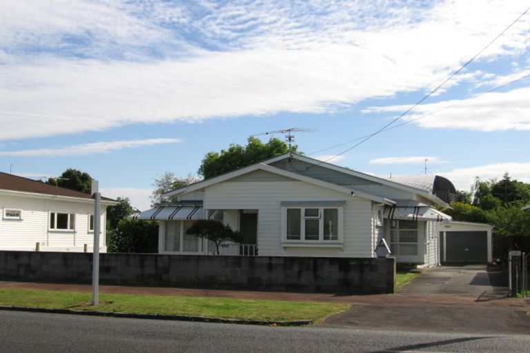 Photo of property in 12 Moa Road, Point Chevalier, Auckland, 1022