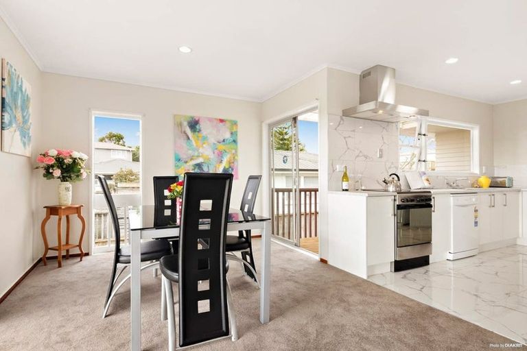 Photo of property in 12 Thomas Avenue, Te Atatu Peninsula, Auckland, 0610