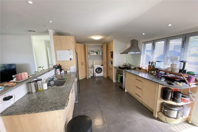 Photo of property in 21 Caribbean Drive, Unsworth Heights, Auckland, 0632