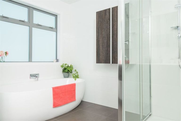 Photo of property in 4 Hislop Way, Johnsonville, Wellington, 6037