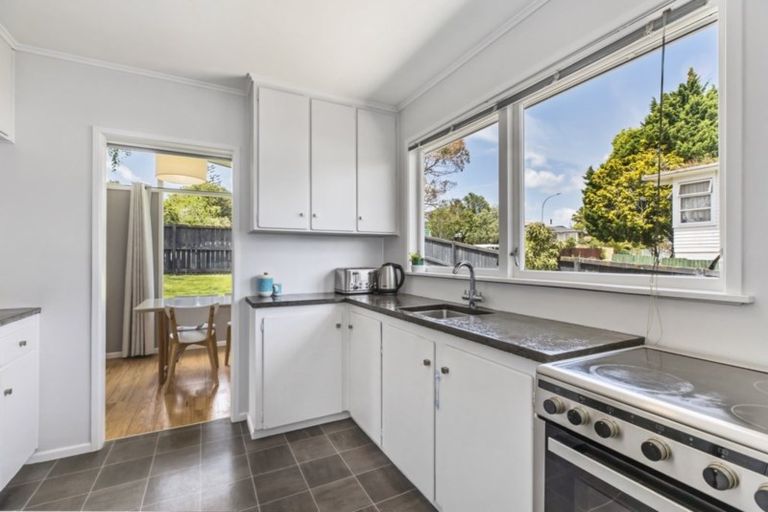 Photo of property in 59 Barrys Road, Glendene, Auckland, 0602