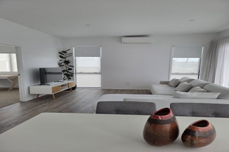 Photo of property in 19a Braemar Road, Rothesay Bay, Auckland, 0630