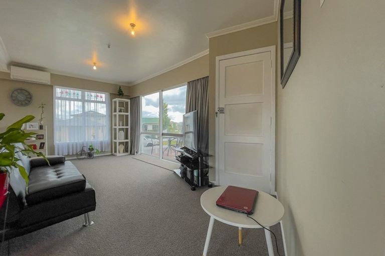 Photo of property in 5 Oxford Street, Tirau, 3410